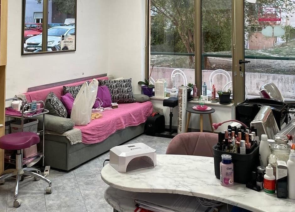 Unutrašnjost salona ljepote Missy u Splitu, Splitsko-dalmatinska Županija, s modernim i ugodnim interijerom.
