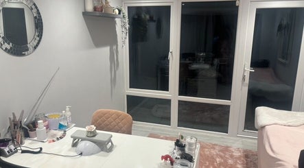 Cozy beauty room at Pearlfelt Beauty in Widley, England, GB showcasing a relaxing and modern interior.