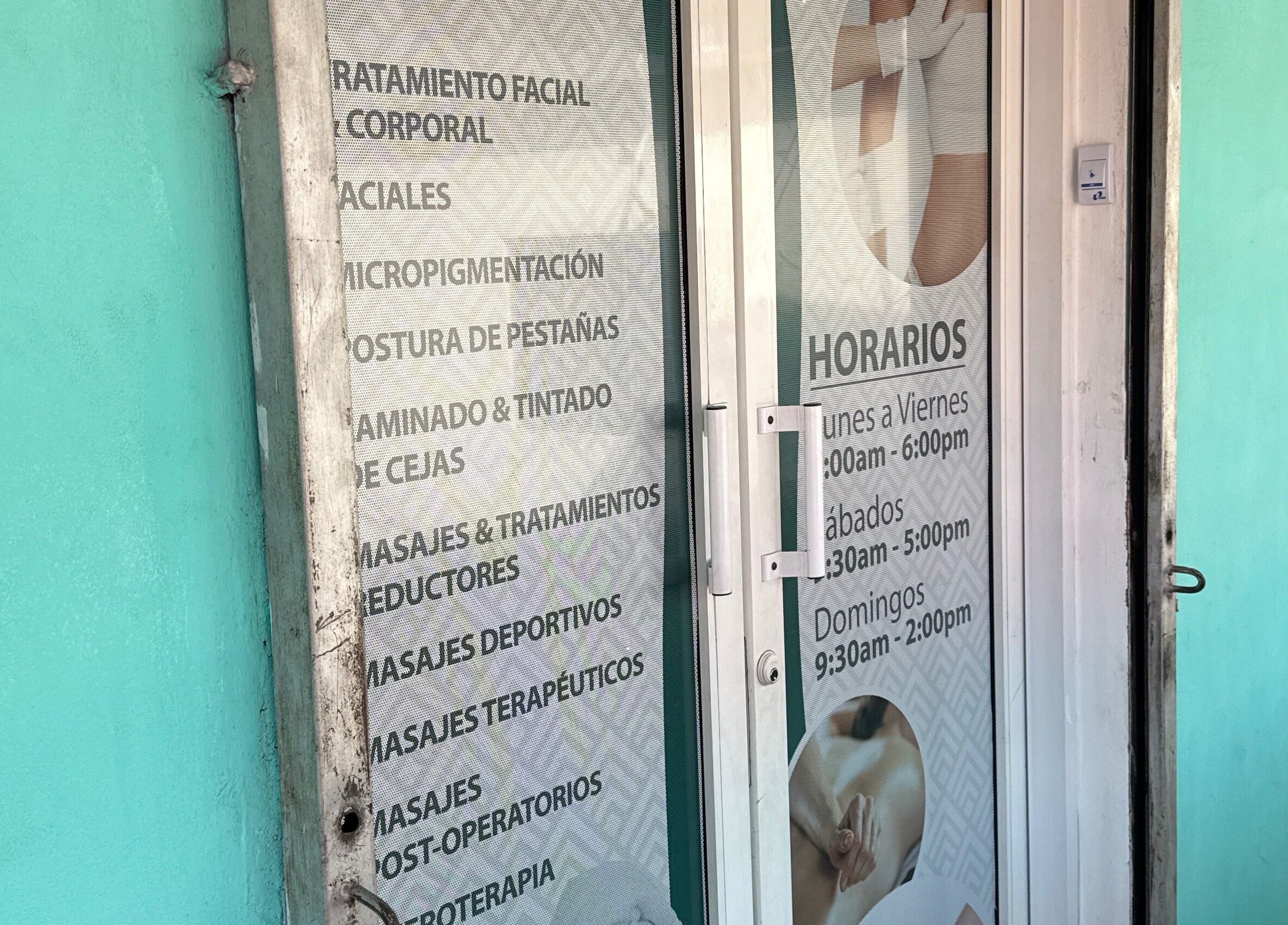 Entrance of Nails by Wila, a beauty venue in Santo Domingo, Santo Domingo, DO, showcasing services and hours.