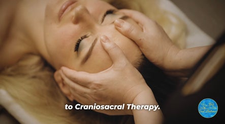 Relaxing craniosacral therapy at Bodywise Wellness Center, Chicago, Illinois, US for ultimate relaxation.