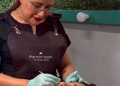 Tratamiento de belleza en The Mint Room Beauty Studio, Ciudad De México, Ciudad De México, MX.