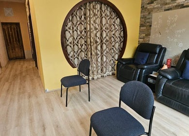 Cozy waiting area at ShunHua Massage Subiaco Square, Subiaco, Western Australia, AU with chairs and elegant decor.