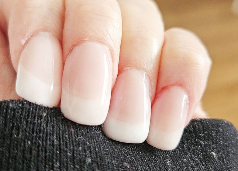 Ongles parfaitement manucurés chez Sublime Your Nails 92 à Châtenay-Malabry, Île-de-France, FR.