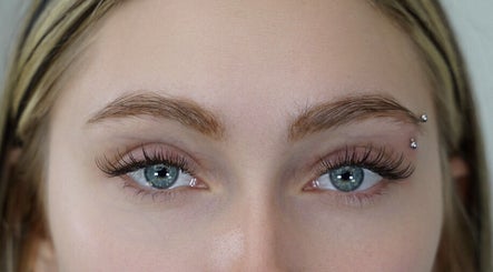 Nærbillede af smukke øjenvipper hos SCOOP LASH CPH, København, Denmark, DK. Perfekt til vippeløft.