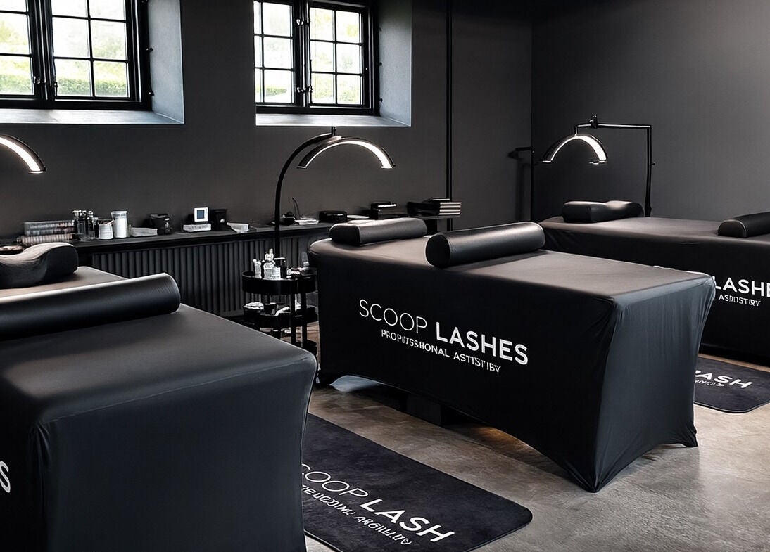 Stilfuldt interiør i Scoop Lash Cph, København, Denmark, DK med komfortable behandlinger.