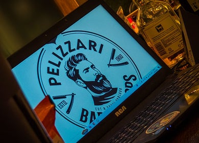 Logo de Pelizzari Barbershop - Parque Patricios en laptop, Buenos Aires, Ciudad Autónoma De Buenos Aires, AR.