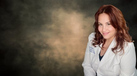 Professional consultant at Carpe Diem Spa, Fort Myers, Florida, US offering expert beauty advice.
