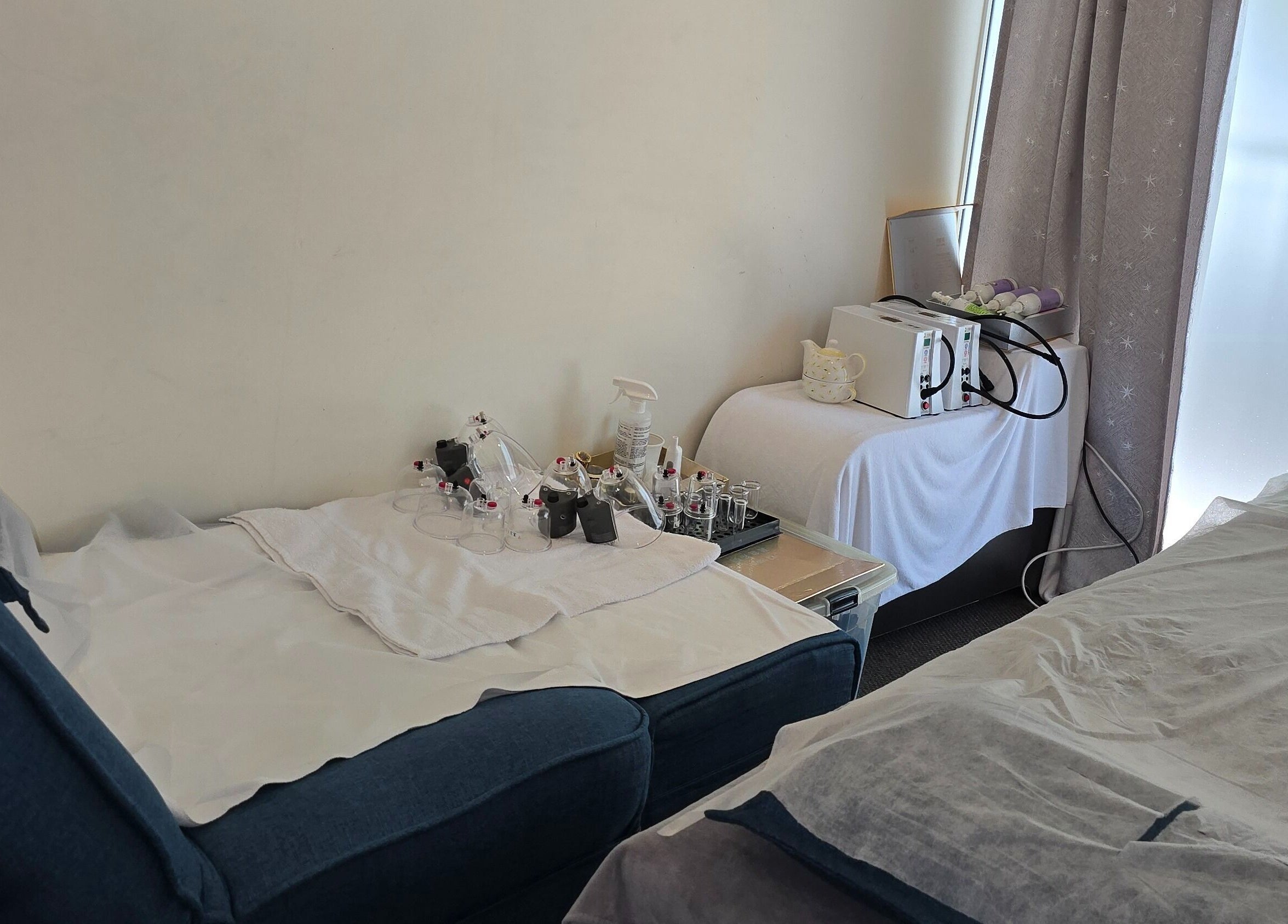 AiRelax® Bodywork therapy room with equipment in Auckland, Auckland, NZ, showcasing a serene spa setup.