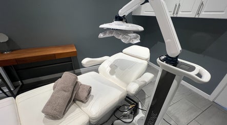 Relaxing treatment room at YOSHIDA BEAUTY CLINIC 【Broadway Location】, Vancouver, British Columbia, CA.