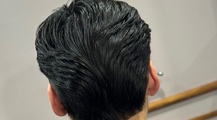 Corte masculino elegante no Cult Barber Malahide, Malahide, County Dublin, IE.