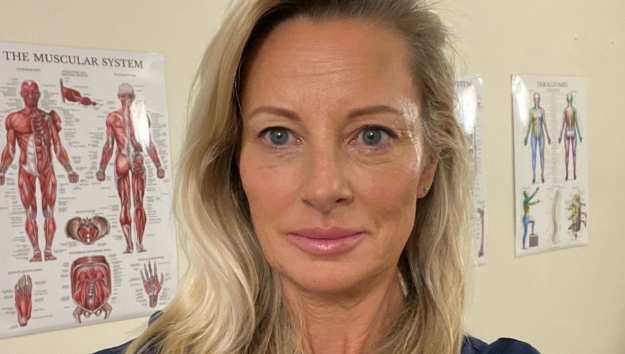Expert at Glo & Co - PHYZIFIT Massage Therapies, Wallingford, England, GB with anatomy charts.