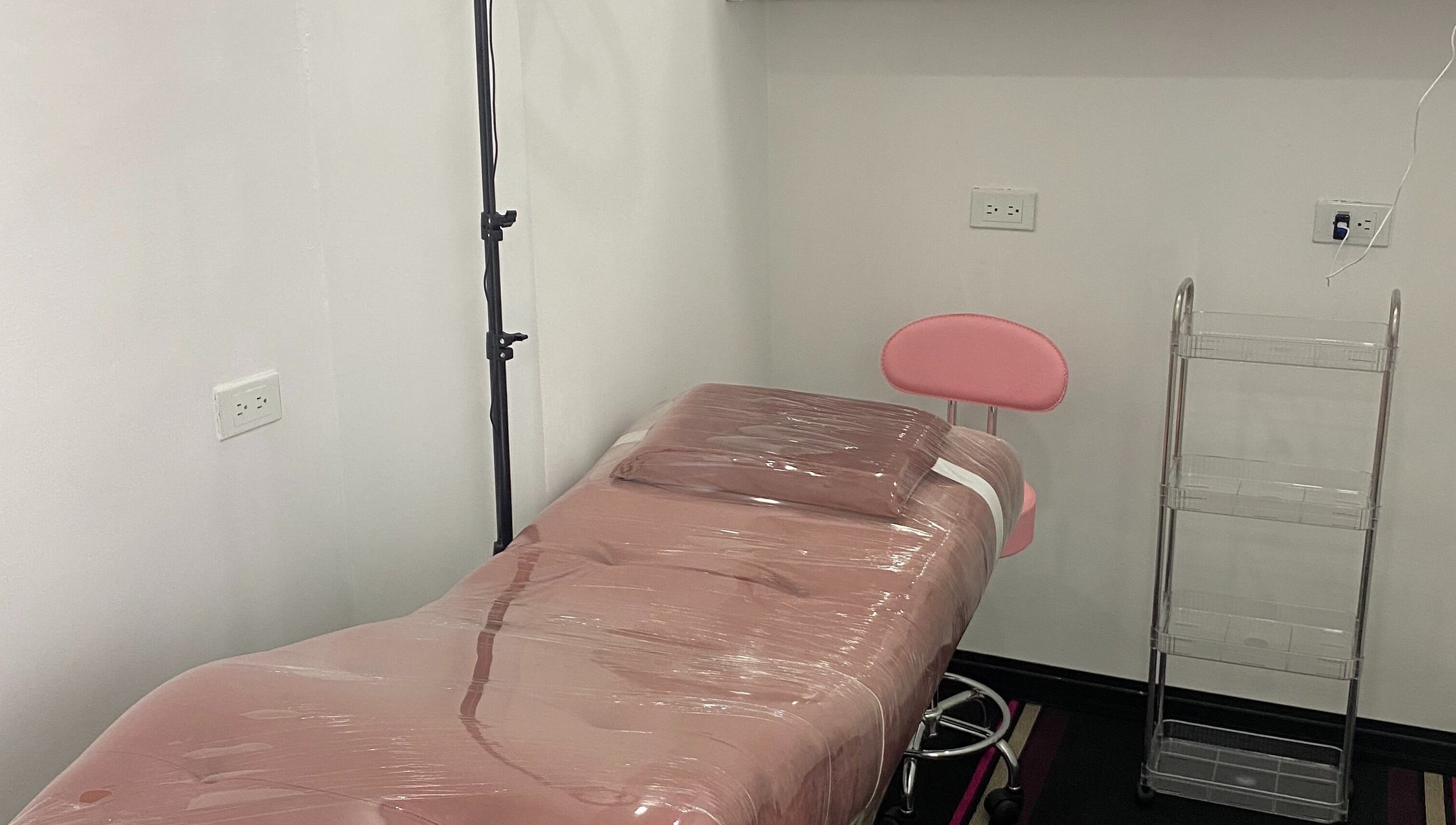 Cama de tratamiento en Anaya Beauty Bar, Valencia, Carabobo, VE.