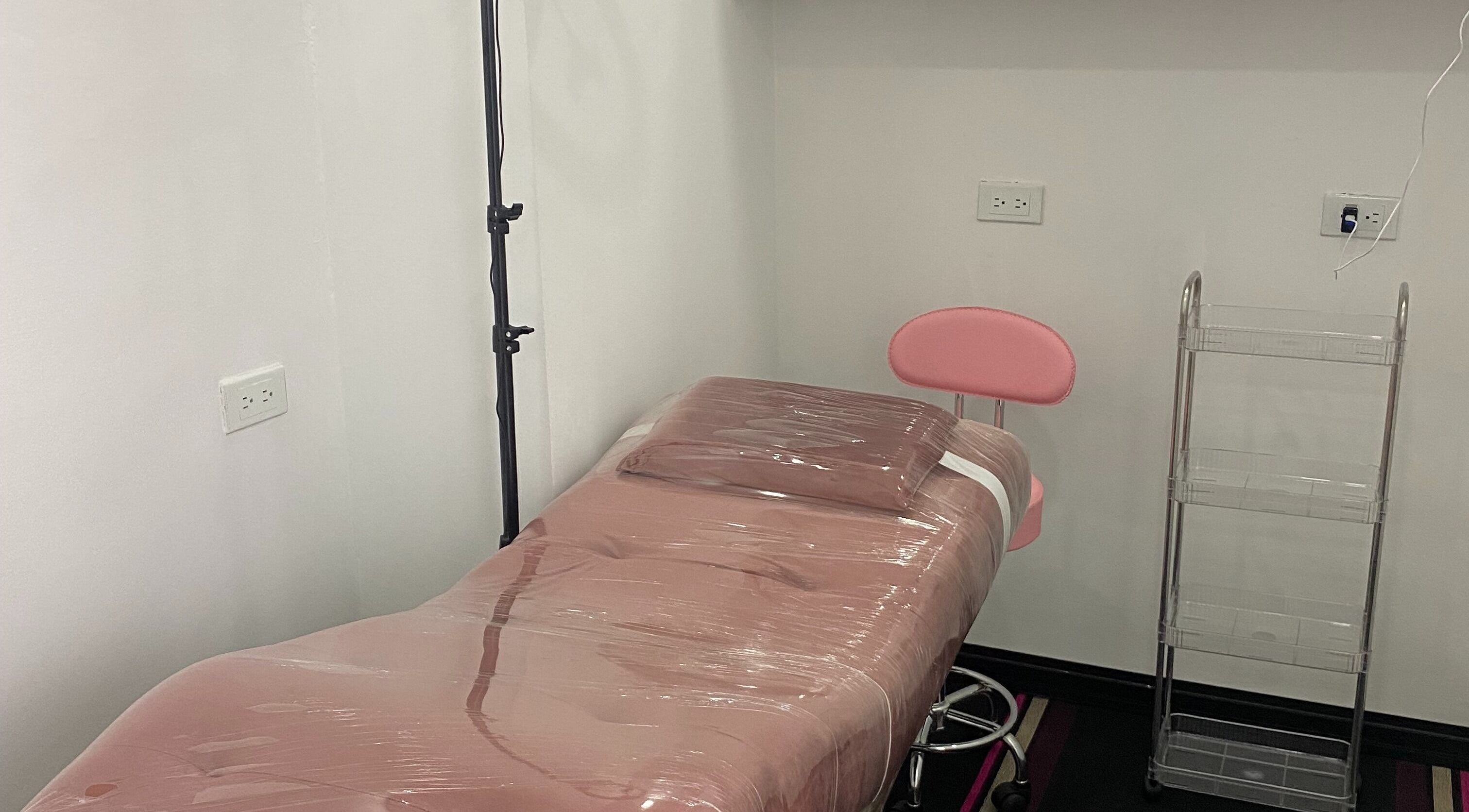 Cama de tratamiento en Anaya Beauty Bar, Valencia, Carabobo, VE.