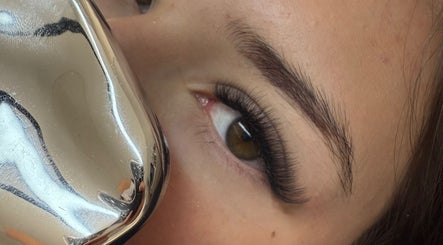Extension de cils glamour à Lashe By’S, Villefranche-de-rouergue, Occitanie, FR.