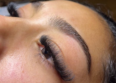 Extensions de cils réalisées à Lashe By’S, Villefranche-de-rouergue, Occitanie, FR.