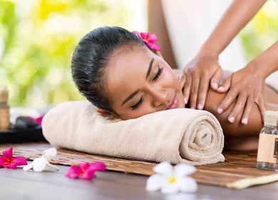 Relaxing massage at Apex Retreat, Algiers, Algiers Province, DZ enhances wellness and tranquility.