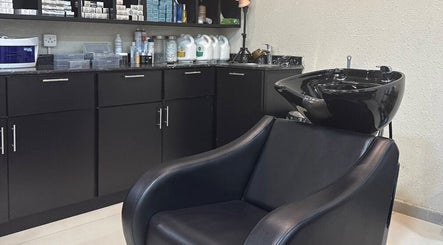 Modern salon chair and wash station at صالون لمسة الماسة حي الخليج |Diumond touch, الرياض, منطقة الرياض, SA.