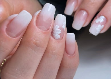 Stylish floral nail art from NC Nails Italian Quality in Genève, Genève, CH.
