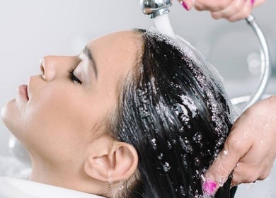Hair wash at Little Corner, Richards Bay, Kwazulu-natal. Relaxing beauty service.