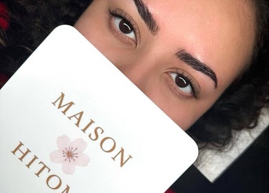 Gros plan sur des sourcils soignés à MAISON HITOMI, Longueuil, Québec, CA.
