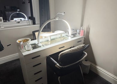 Elegant nail station at Naileditbyjadee in Barnoldswick, England, GB with modern decor and professional setup.