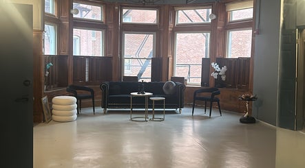 Элегантный интерьер PEARL BEAUTY STUDIO в Вашингтоне, округ Колумбия, США.