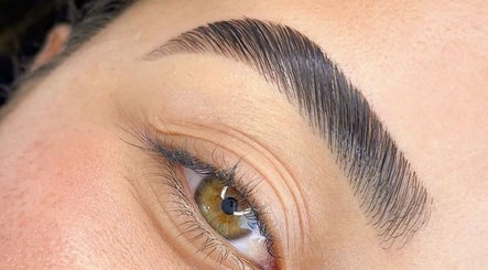 Close-up of expertly shaped eyebrow by Aesthetics_by_marta_ in Bragança, Bragança, PT.