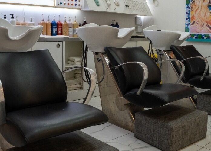Sillas de lavado modernas en Matiz Juan Soldado, La Serena, Coquimbo, CL, ofreciendo comodidad y estilo.