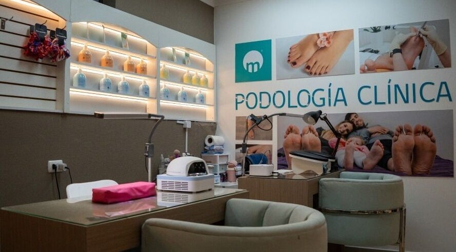 Consultorio de podología en Matiz Juan Soldado, La Serena, Coquimbo, CL, con productos y equipo moderno.