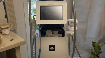 LPG endermologie machine at MedShape, Peregian Springs, Queensland, AU for advanced beauty treatments.