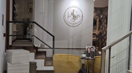 Entrada moderna da La Santé Estética Avançada, Vila Nova De Famalicão, Braga, PT.