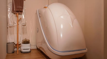 Steam pod at Caballe.M Spa, Singapore, SG for a relaxing wellness experience.