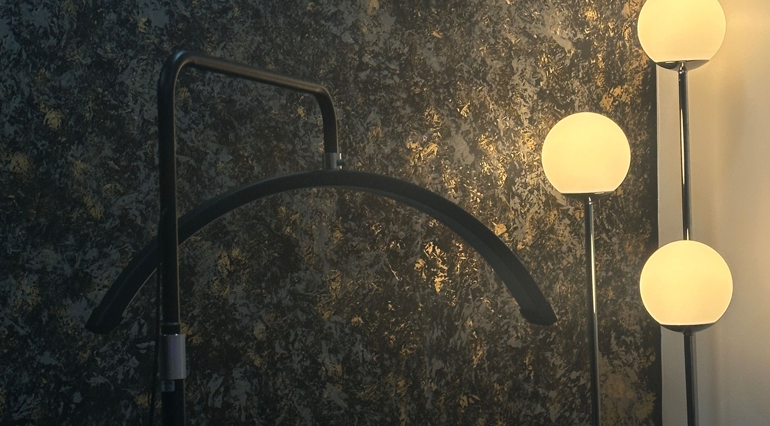 Elegant lighting decor at EP Beauty Studio, Bonao, Monseñor Nouel, DO enhances ambiance.