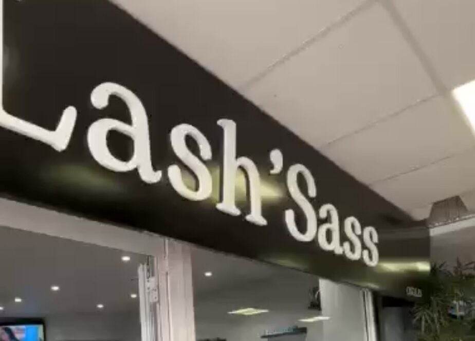 Enseigne de Lash'sass à Romainville, Île-de-France, FR, élégante et moderne.