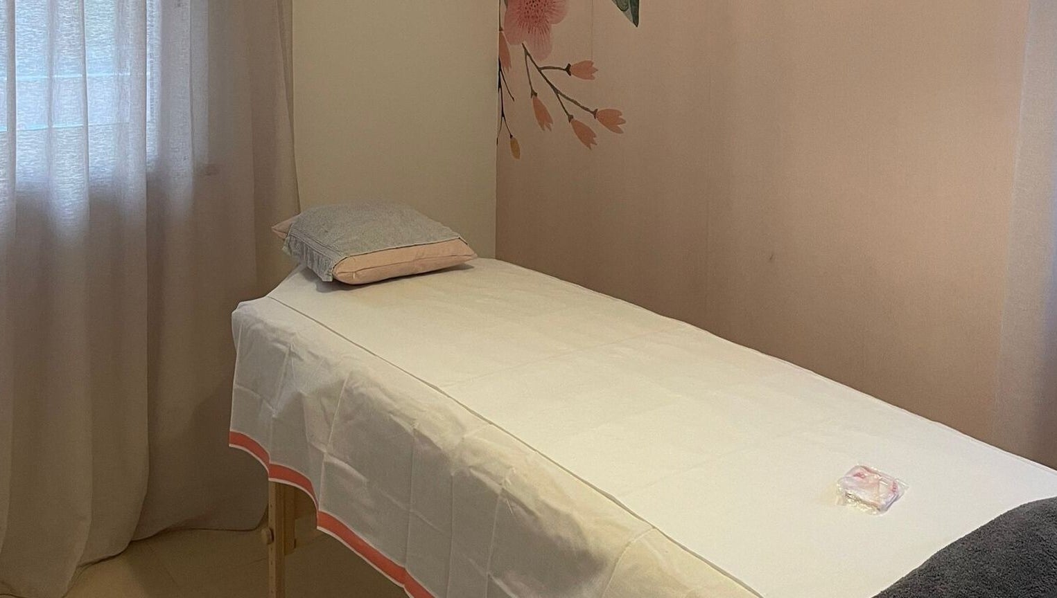 Prostor za masažu u Ponte Porton d.o.o., Novigrad, Istarska, HR, s opuštajućim dekorom.