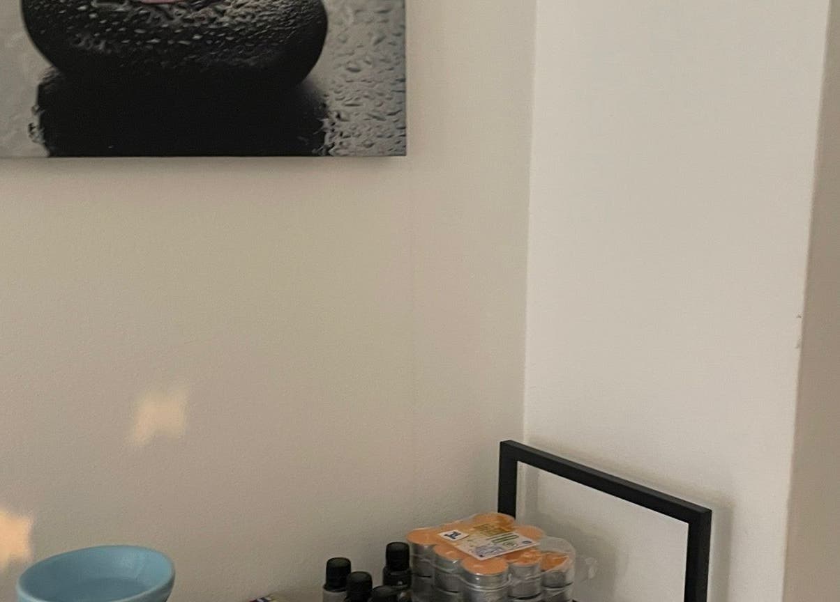 Zidni ukras i oprema u salonu Ponte Porton d.o.o. u Novigradu, Istarska, HR.