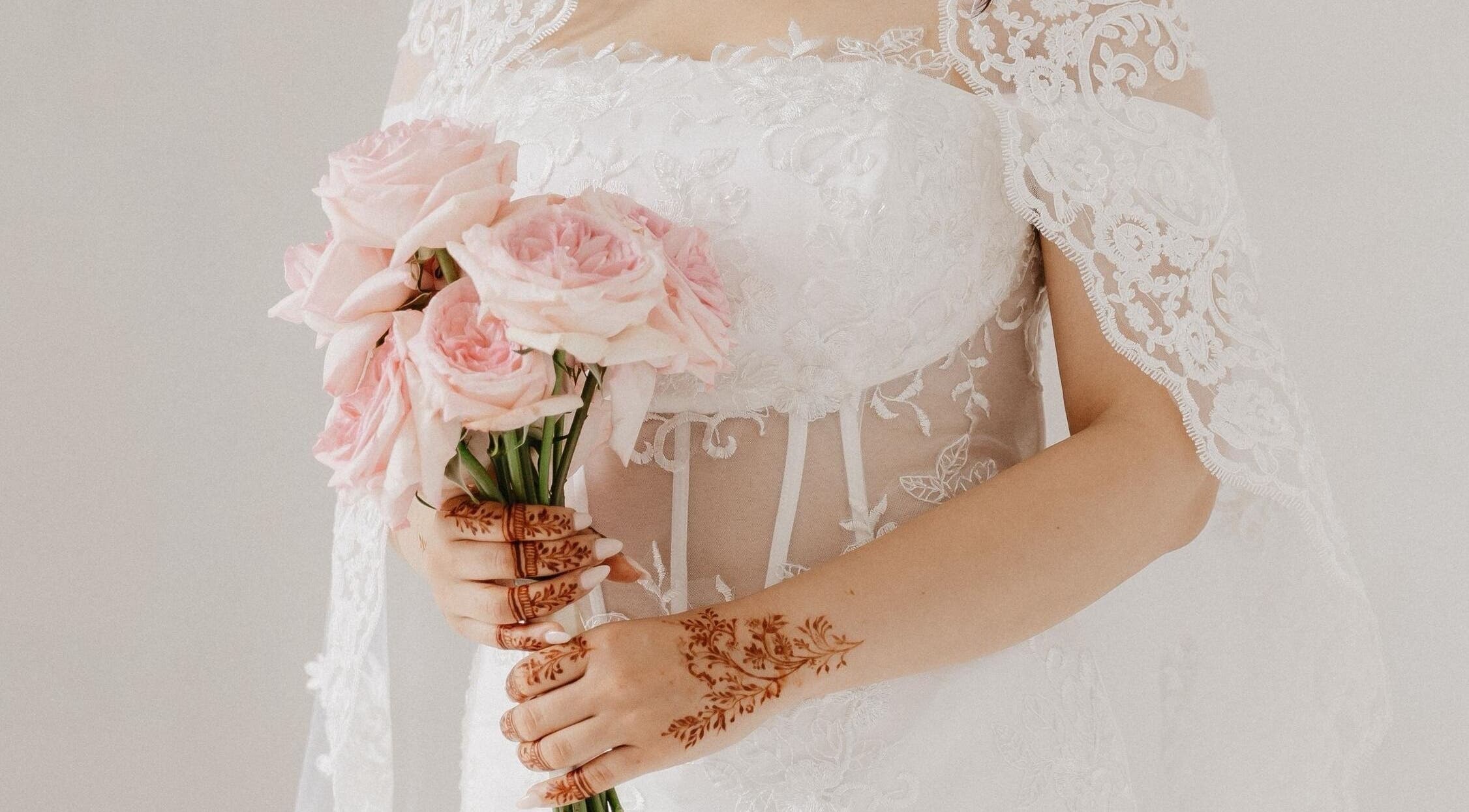 Beautiful bridal henna and bouquet at Glow up, Cape Town, Western Cape, ZA.