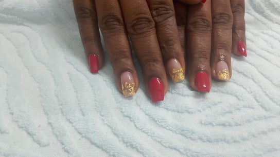 Raxeen Nails