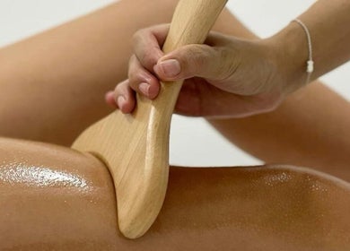 Wood therapy session at Li Curves, Dubai, Dubai, AE, highlighting relaxation and wellness techniques.