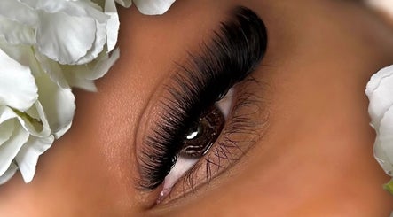 Close-up of lush eyelashes with flowers at Premier Beauty Clinic, Tallinn, Kesklinn, EE.
