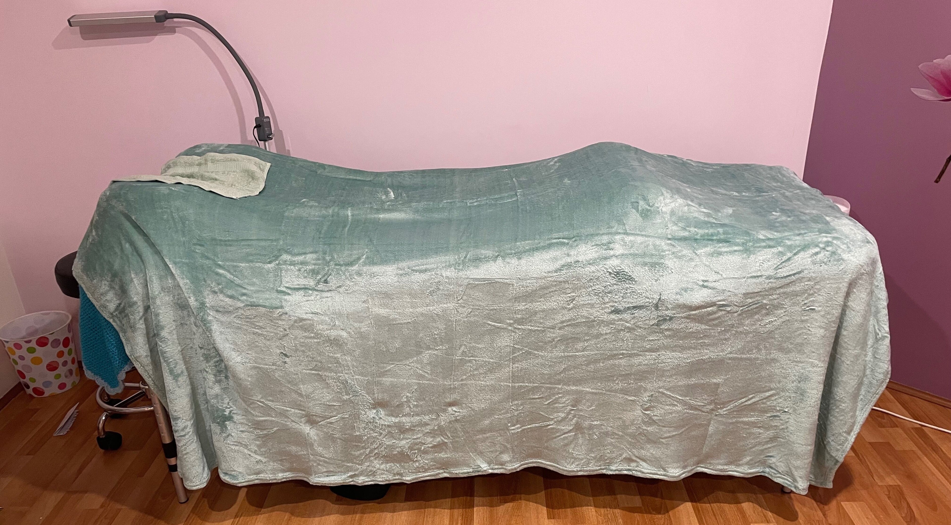 Relaxing treatment table at EverBloom Studio, Sinagra, Western Australia, AU for ultimate wellness experience.