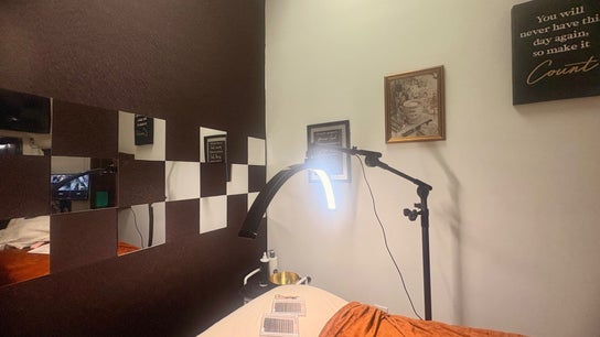 Noire Naturels Aesthetics