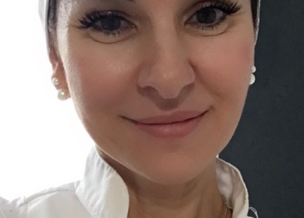 Profissional de beleza de Tranquilamente Terapias em Agualva-Cacém, Lisboa, PT com expressão acolhedora.