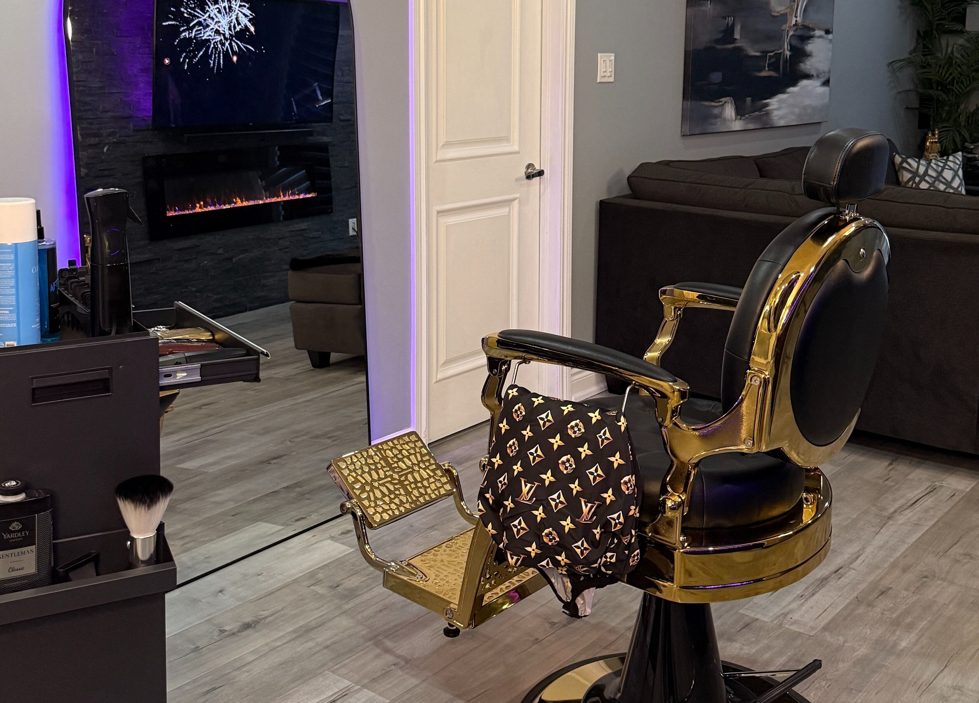 Luxurious salon chair at Blends by DAZE in Brampton, Ontario, CA, showcasing modern elegance and comfort.