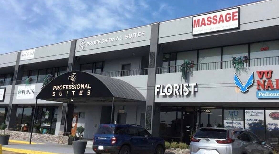 Exterior view of Professional Suites housing August massage in Broken Arrow, Oklahoma, US.