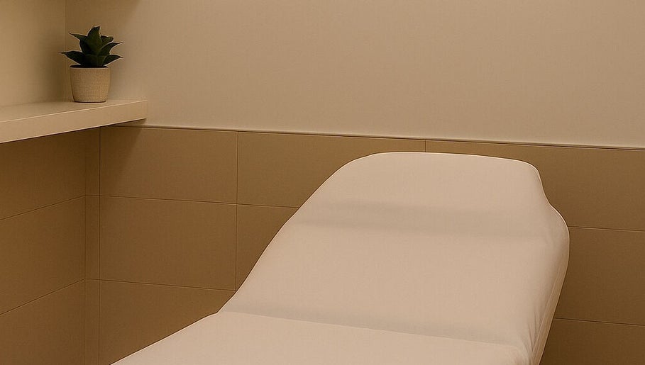 Relaxing spa bed at Nyrelli Skin + Laser in Toronto, Ontario, CA, ideal for rejuvenating treatments.