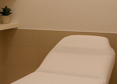 Relaxing spa bed at Nyrelli Skin + Laser in Toronto, Ontario, CA, ideal for rejuvenating treatments.