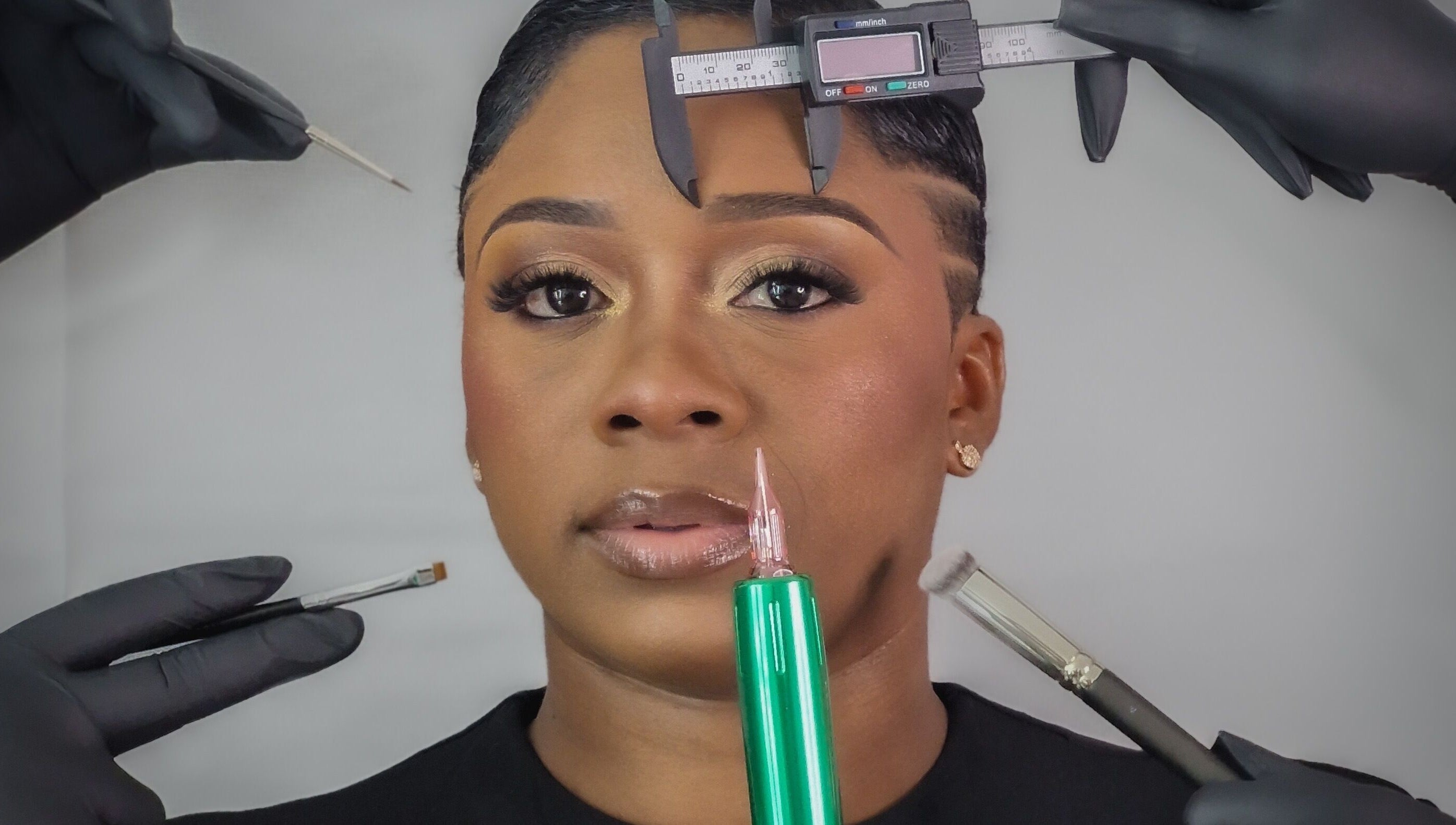 Close-up of precise beauty treatment at E’pel Lash and Brow Lounge, Willemstad, Curaçao, CW.