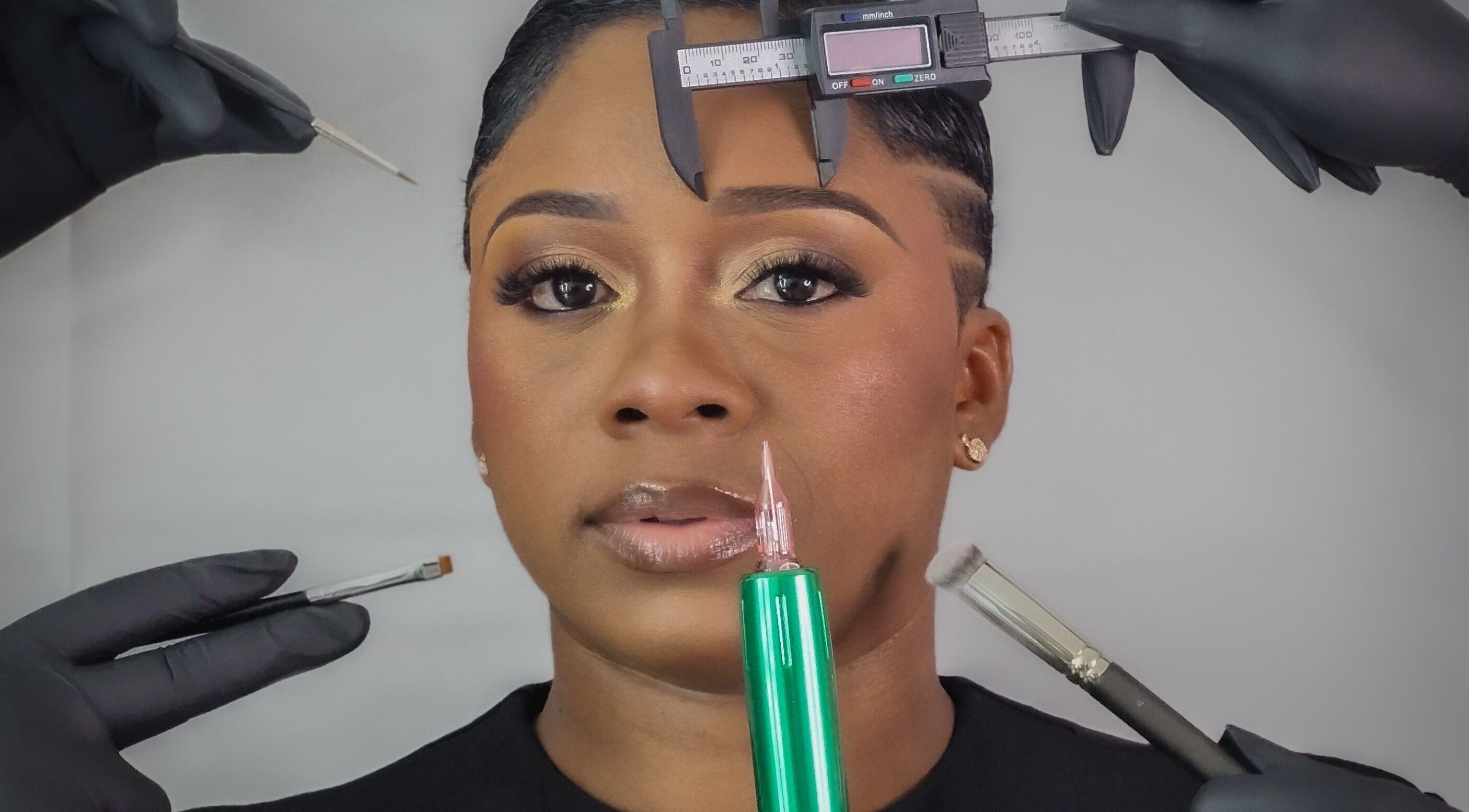 Close-up of precise beauty treatment at E’pel Lash and Brow Lounge, Willemstad, Curaçao, CW.