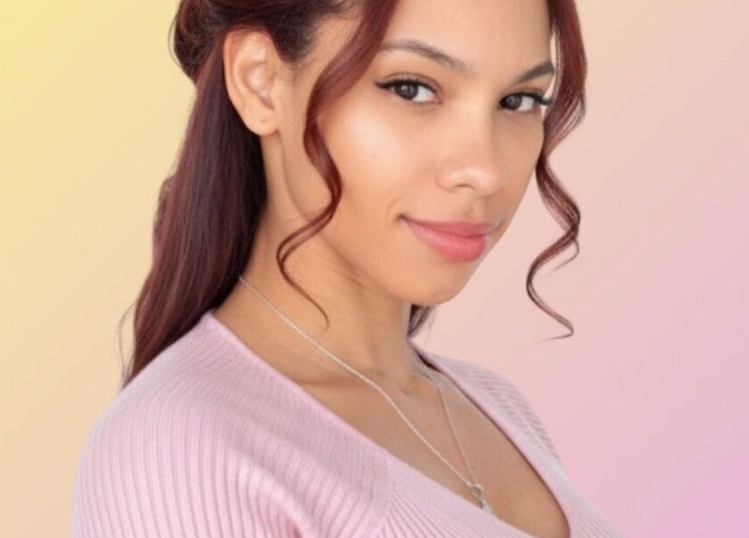 Mujer con peinado elegante en NaravyP, Buenos Aires, Ciudad Autónoma De Buenos Aires, AR.